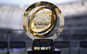 LOS ANGELES, CALIFORNIA - JUNE 08: A detailed view of the FIFA Club World Cup trophy on display at BMO Stadium before the game between the Los Angeles FC and the Sporting Kansas City on June 08, 2025 in Los Angeles, California.   Orlando Ramirez/Getty Images/AFP (Photo by Orlando Ramirez / GETTY IMAGES NORTH AMERICA / Getty Images via AFP)